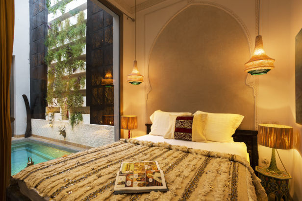 Single room, but fits also two. Luxury for romantic couples